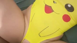 Türkçe Konuşmalı Porno Pikachu Sikerek Elektiriğini Aldı